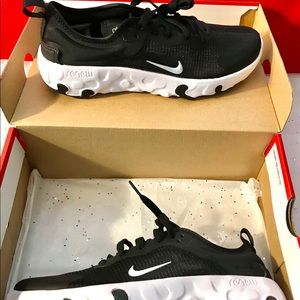 Nike’s Renew lucent sneakers